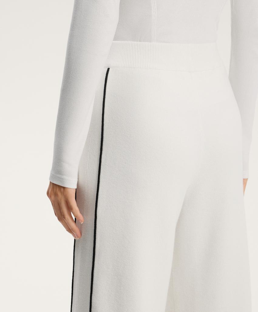 Прямые вязаные брюки с контрастным кантом