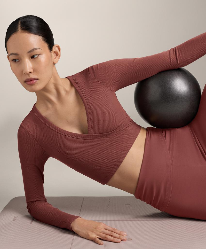 Tank top Comfortlux с перекрестными деталями и длинными рукавами