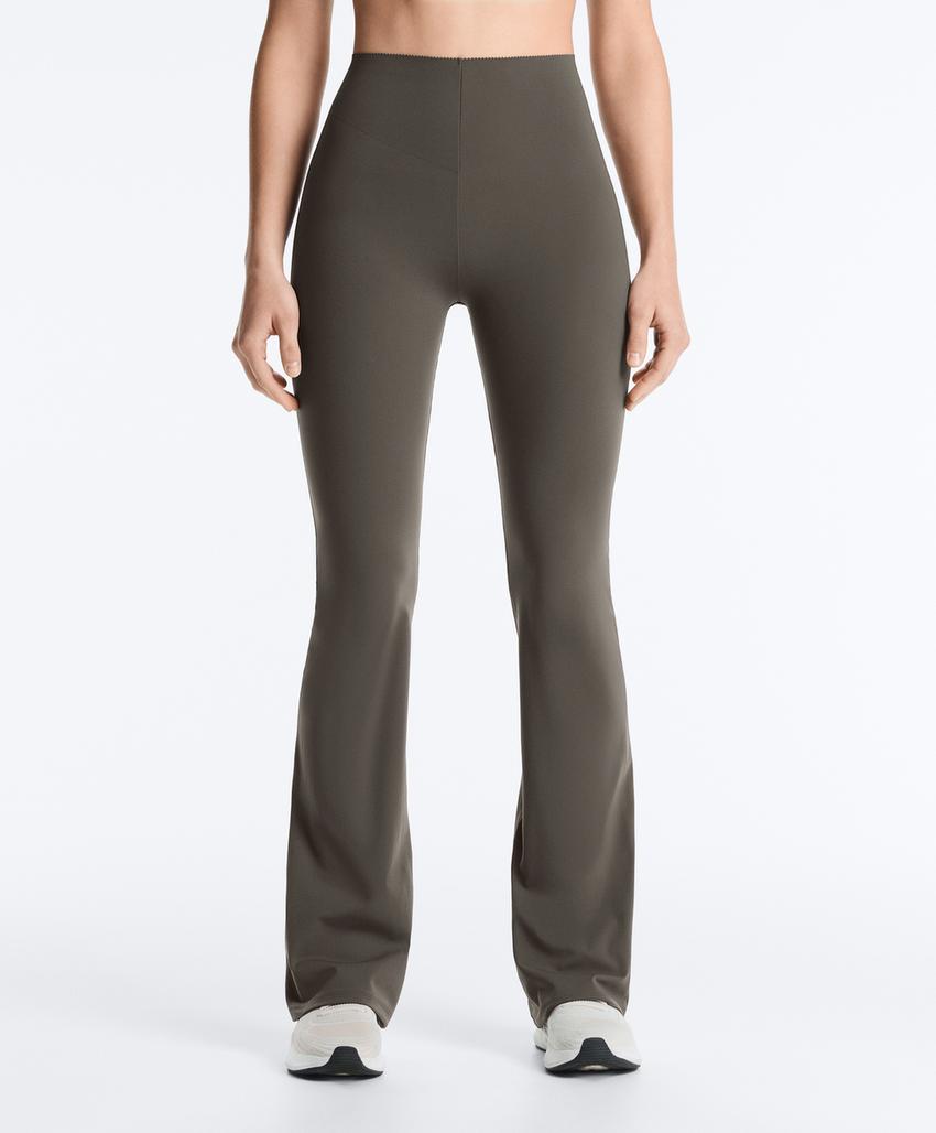 Брюки клеш Compressive с завышенной талией и эффектом пуш-ап