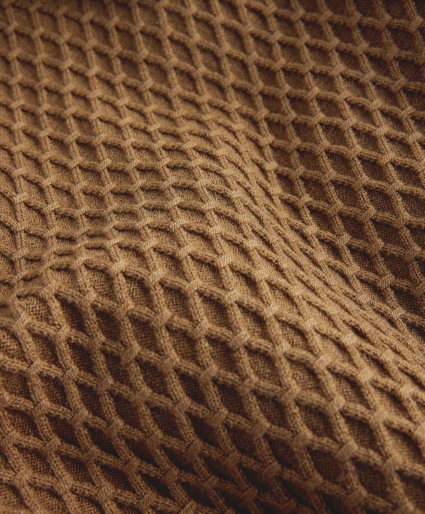 Вязаная куртка с капюшоном