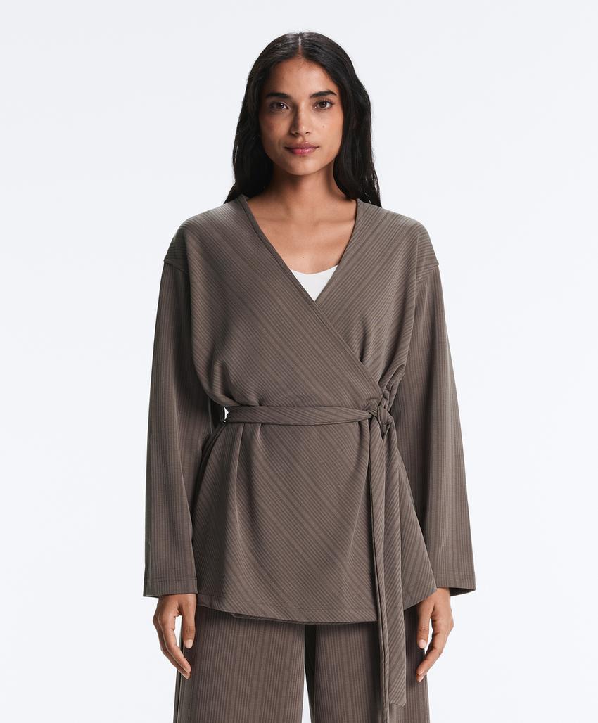 Длинная куртка с асимметричной полоской из модала