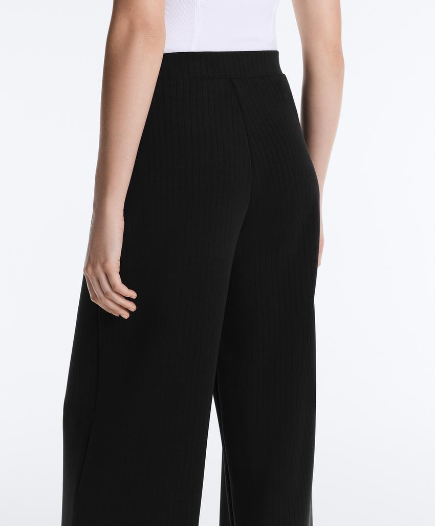 Прямые брюки в полоску из модала с мягкой на ощупь тканью