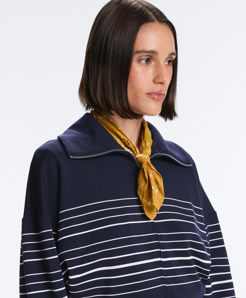 Куртка в морскую полоску из мягкого модала