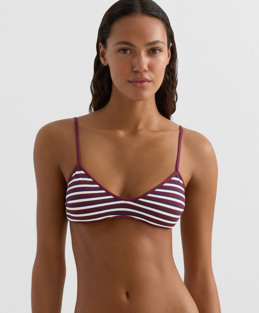 Топ бикини с треугольными чашками из рельефной ткани в полоску