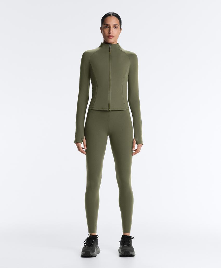 Легкая и теплая высокотехнологичная куртка