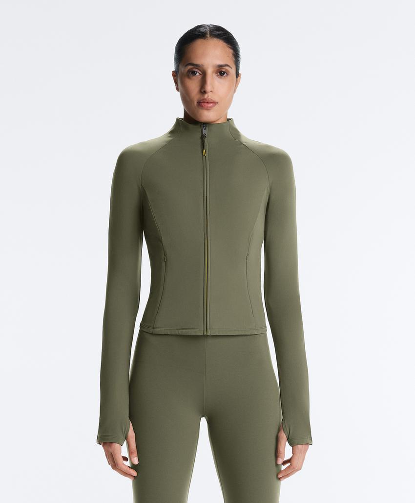 Легкая и теплая высокотехнологичная куртка