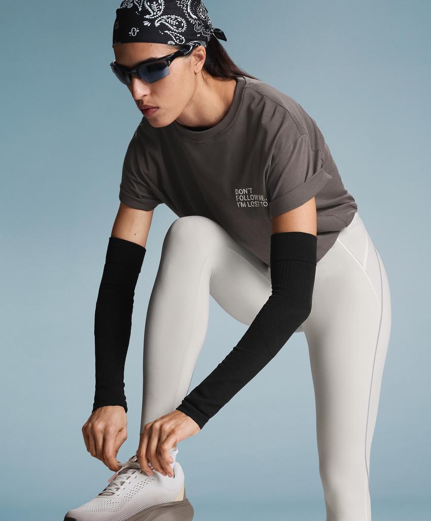 T-shirt boxy com mensagem e mistura de algodão