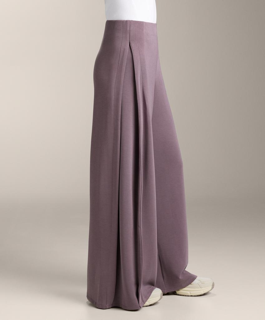 Широкие брюки с мягким прикосновением с боковым складкой и модалом