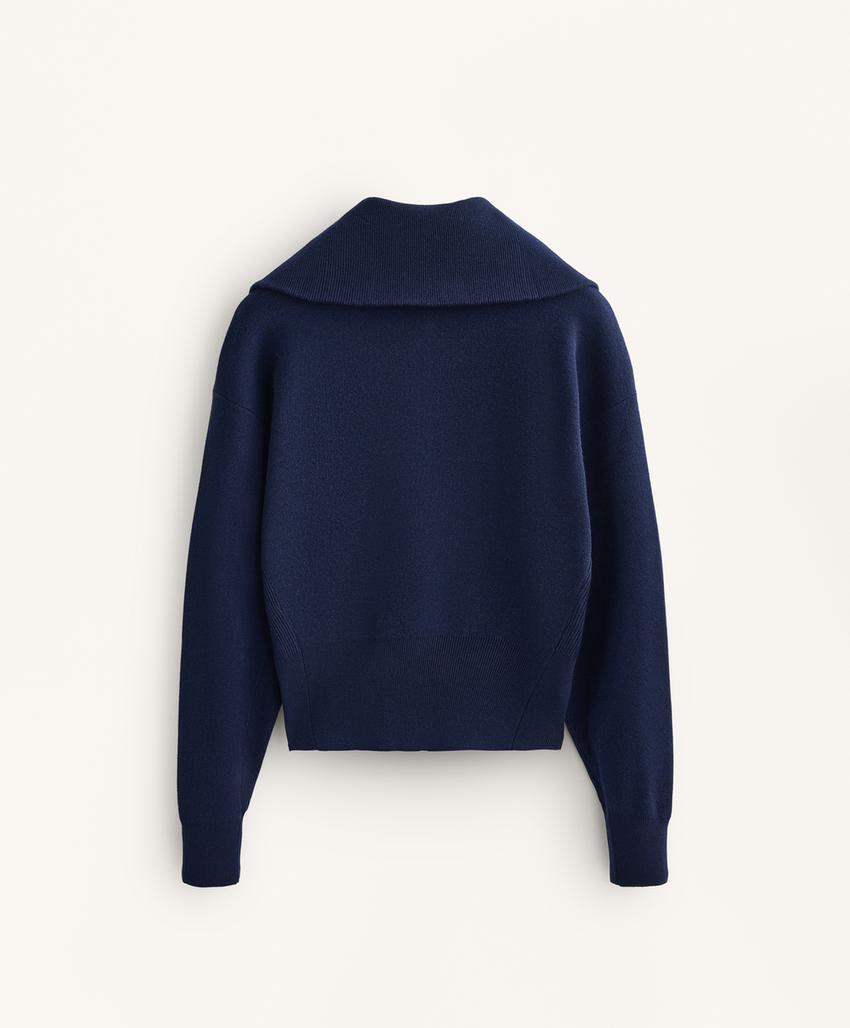 Джемпер с высоким воротником и полупрокладкой