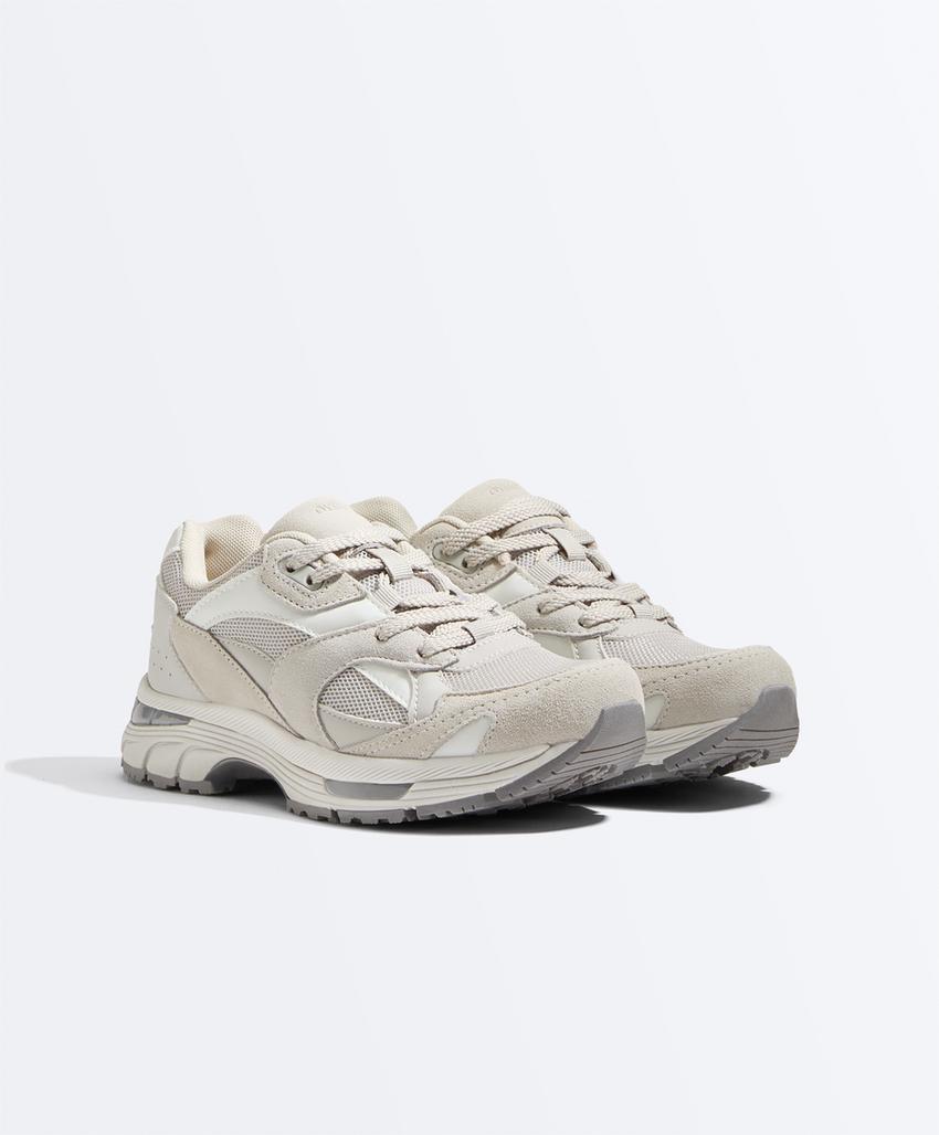 Беговые кроссовки