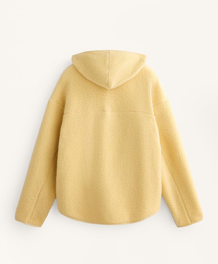 Полушубок с капюшоном из искусственного меха