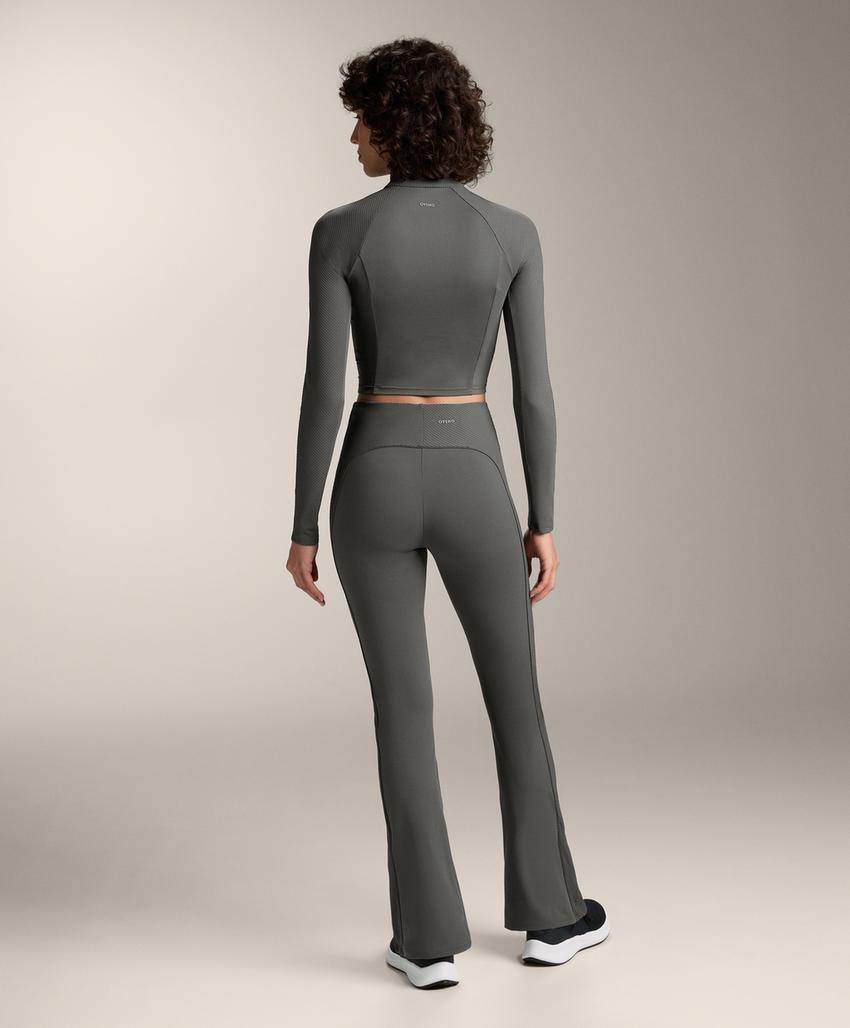 Брюки комфортного кроя с высокой посадкой и боковыми ребрами