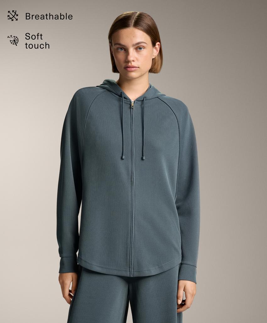 Куртка в рубчик с капюшоном и 29% модала