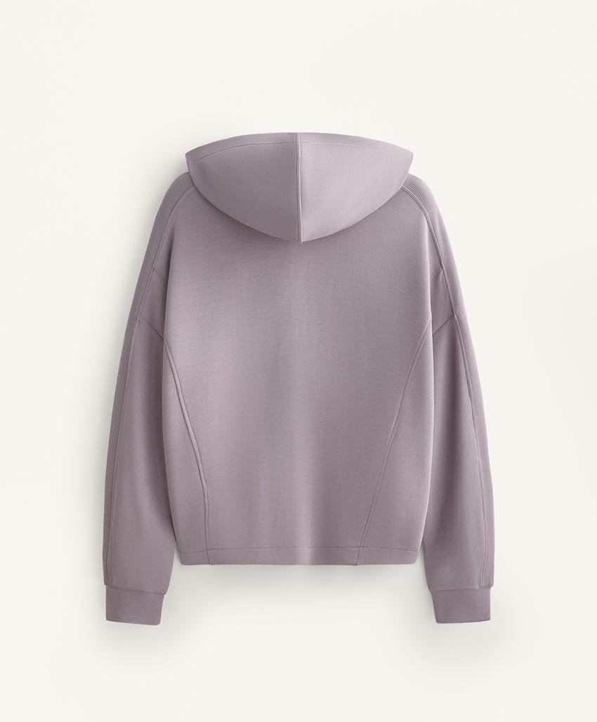 Удлиненная куртка с капюшоном и деталью в рубчик из мягкого модала