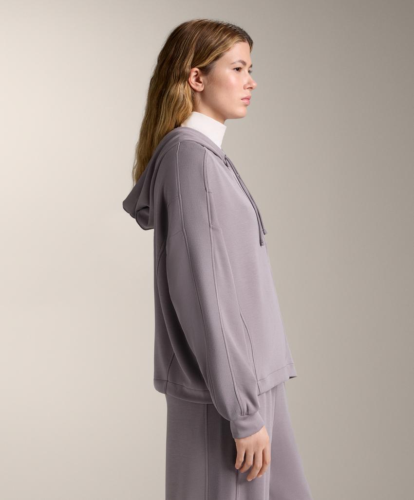 Удлиненная куртка с капюшоном и деталью в рубчик из мягкого модала