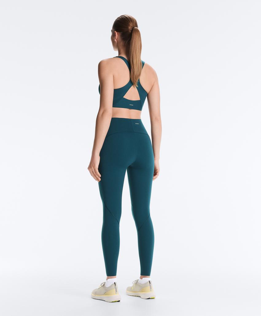 Спортивный бюстгальтер средней поддержки с чашечками