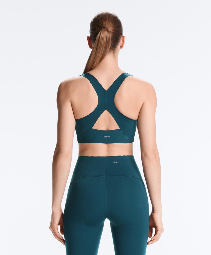 Спортивный бюстгальтер средней поддержки с чашечками