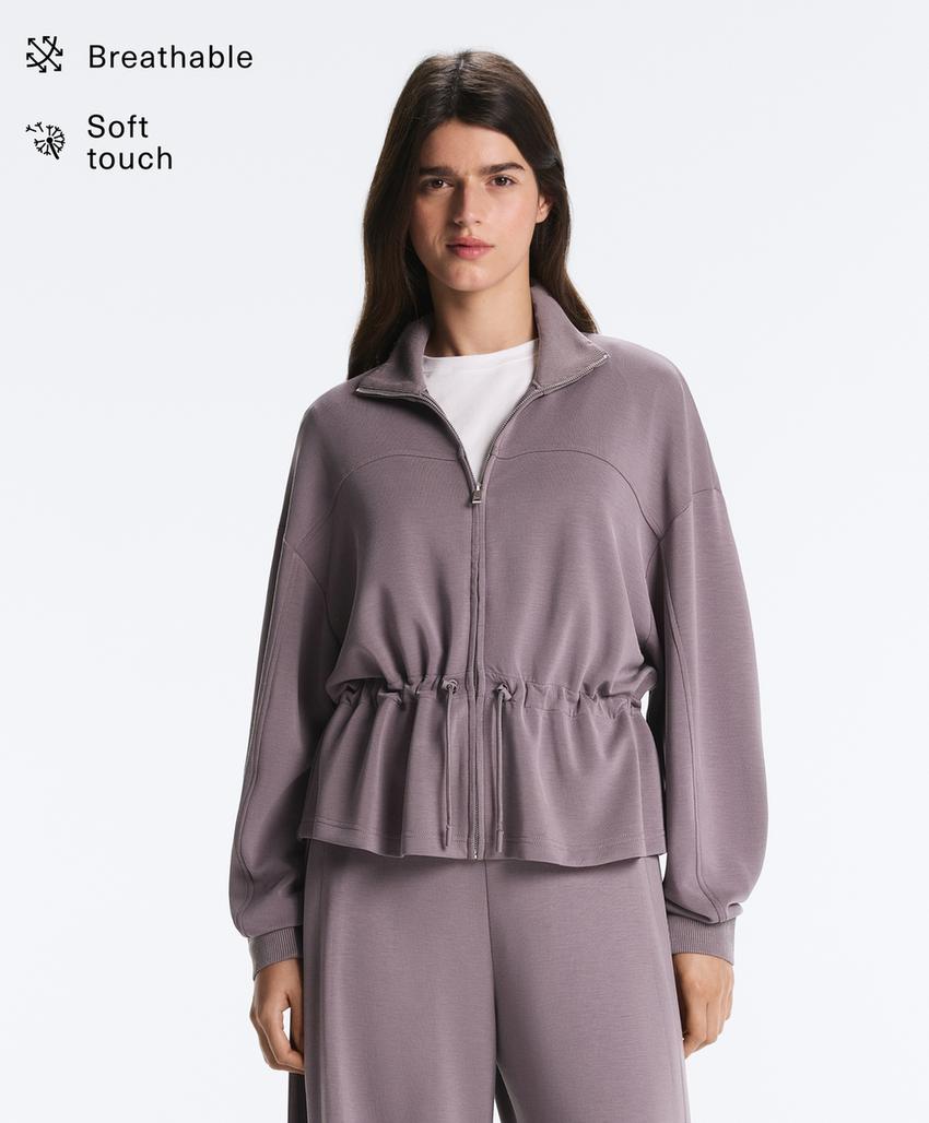 Мягкая куртка из модала с регулируемой талией и стойкой