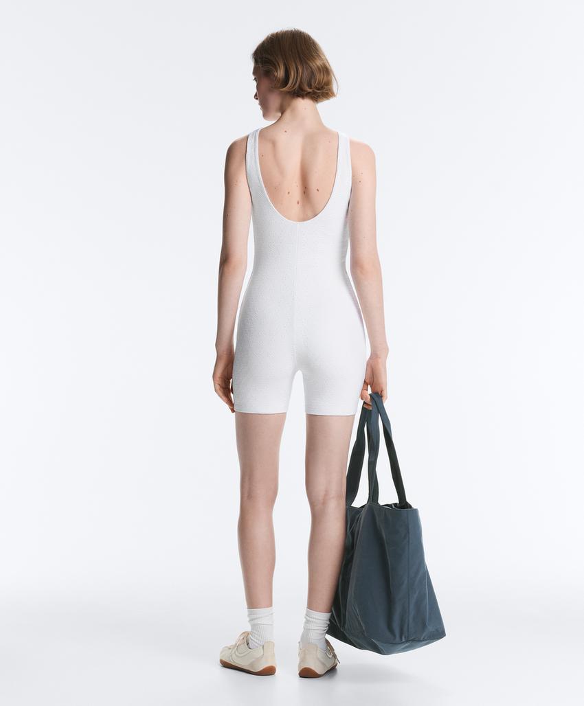 Короткий комбинезон Comfortlux с вышивкой