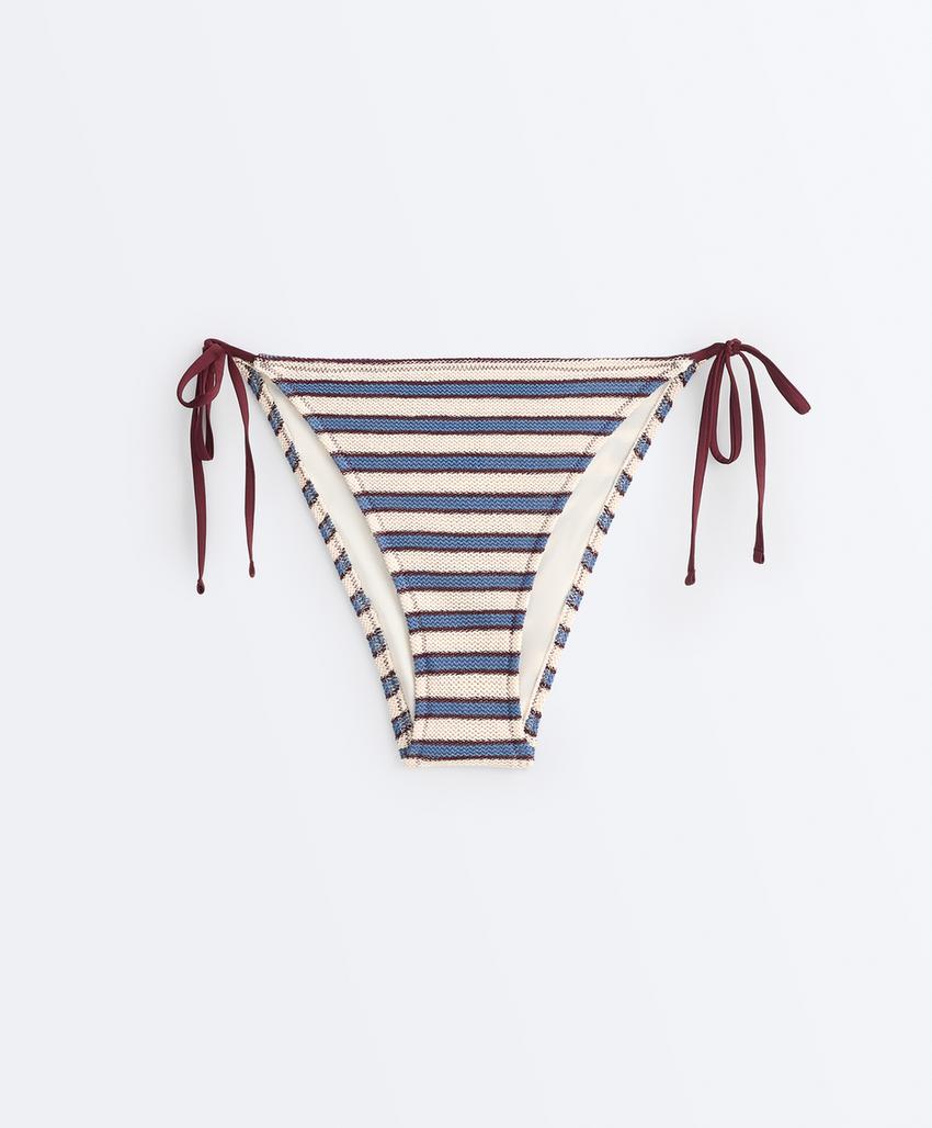 Полуоткрытые плавки бикини в полоску из ткани кроше