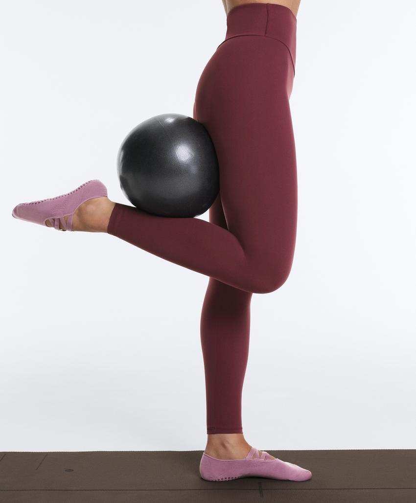 2 pairs of invisible polyamide blend yoga and Pilates socks with double straps