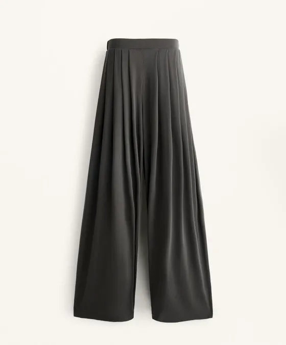 Объемные широкие брюки из струящегося смесового модала