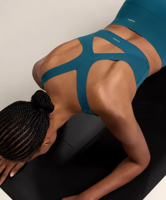 Бюстгальтер Compressive с чашками и средней степенью поддержки