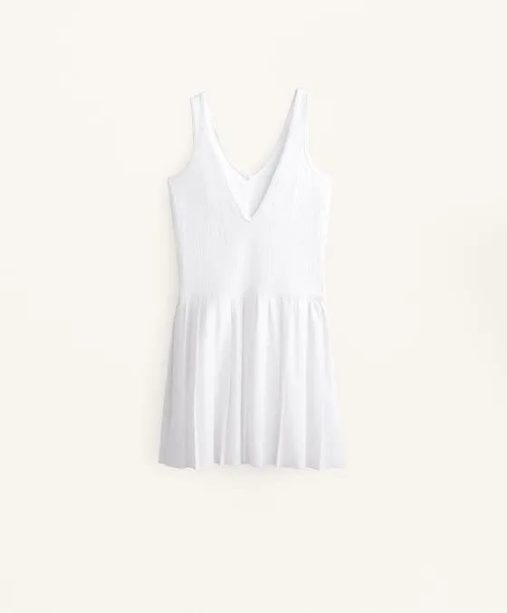 Короткое платье с плиссировкой