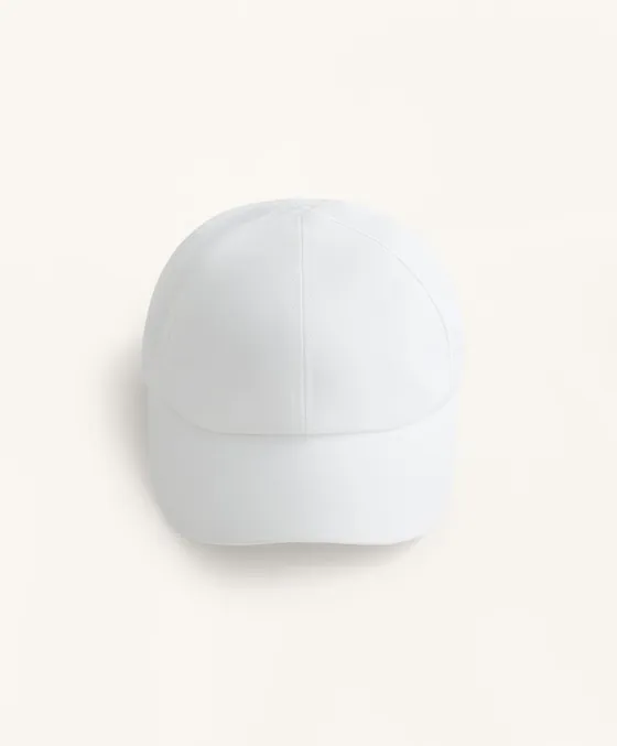 Спортивная шапка с логотипом