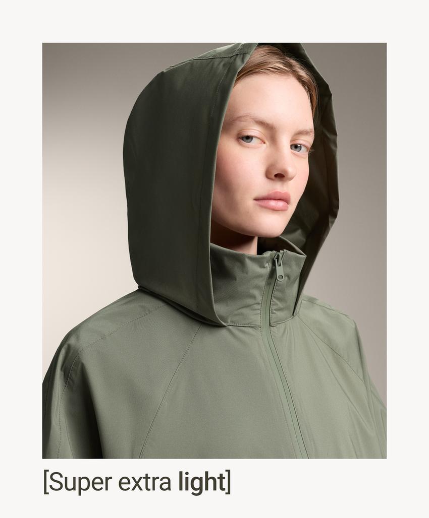 Сверхлегкая упаковываемая длинная куртка oysho с водонепроницаемостью 10k