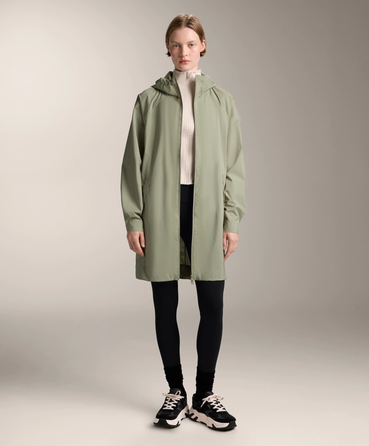 Сверхлегкая упаковываемая куртка oysho с водонепроницаемостью 10k