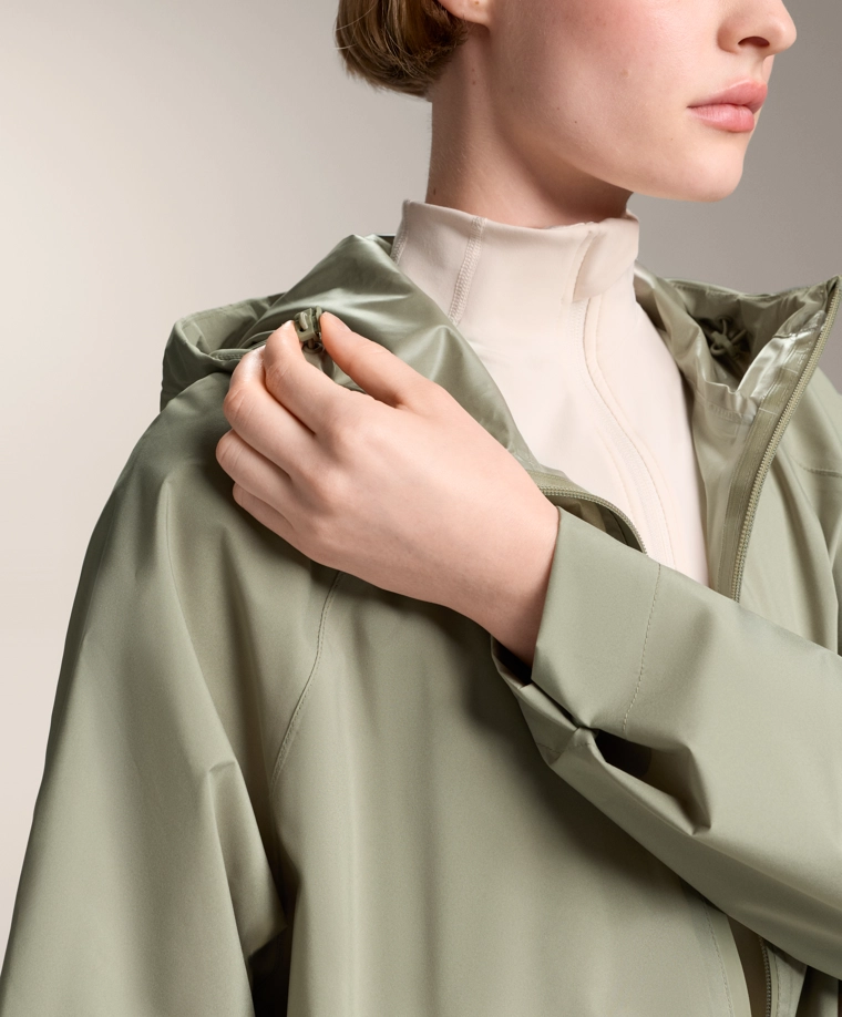 Сверхлегкая упаковываемая куртка oysho с водонепроницаемостью 10k