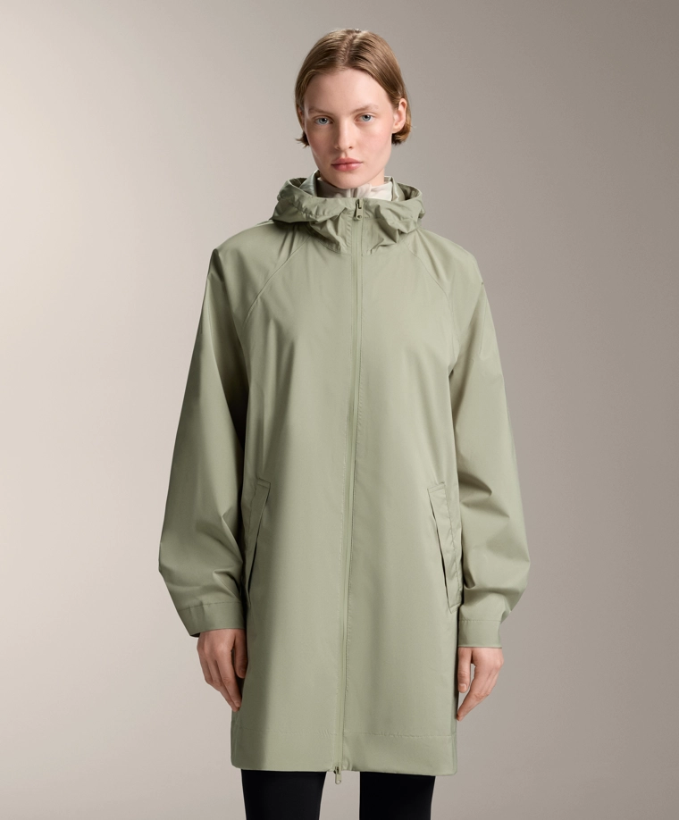 Сверхлегкая упаковываемая куртка oysho с водонепроницаемостью 10k