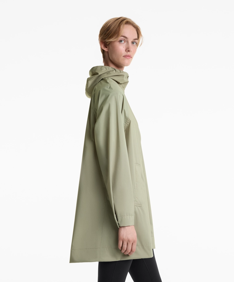 Сверхлегкая упаковываемая куртка oysho с водонепроницаемостью 10k