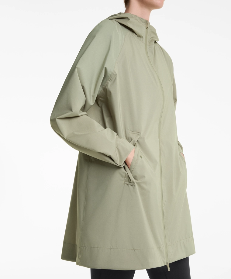 Сверхлегкая упаковываемая куртка oysho с водонепроницаемостью 10k