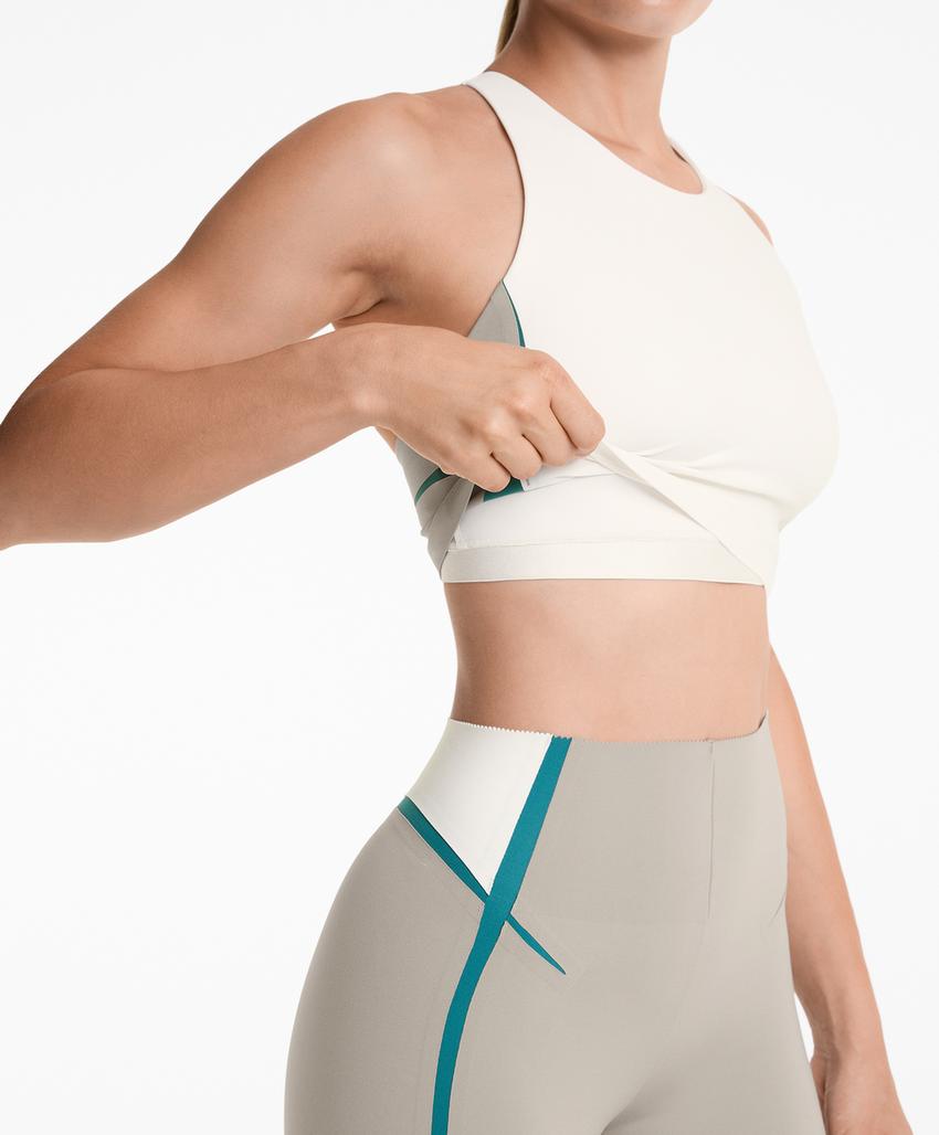 Топ с компрессионными линиями