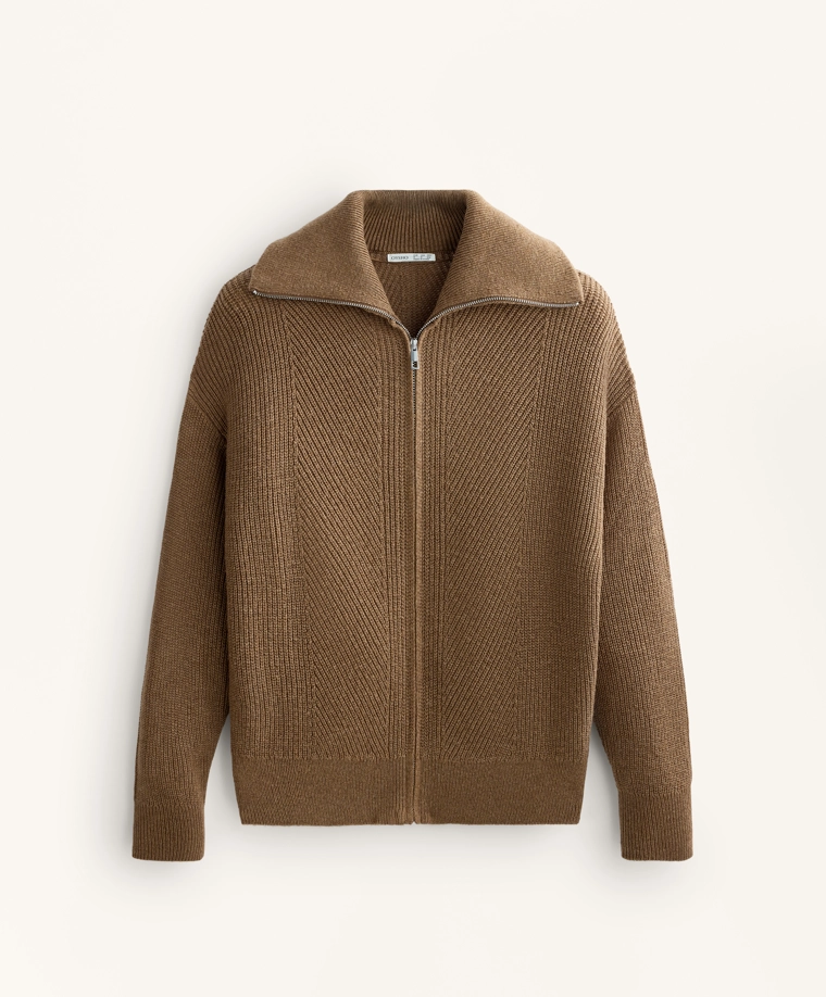 Вязаный жакет с воротником лацкан