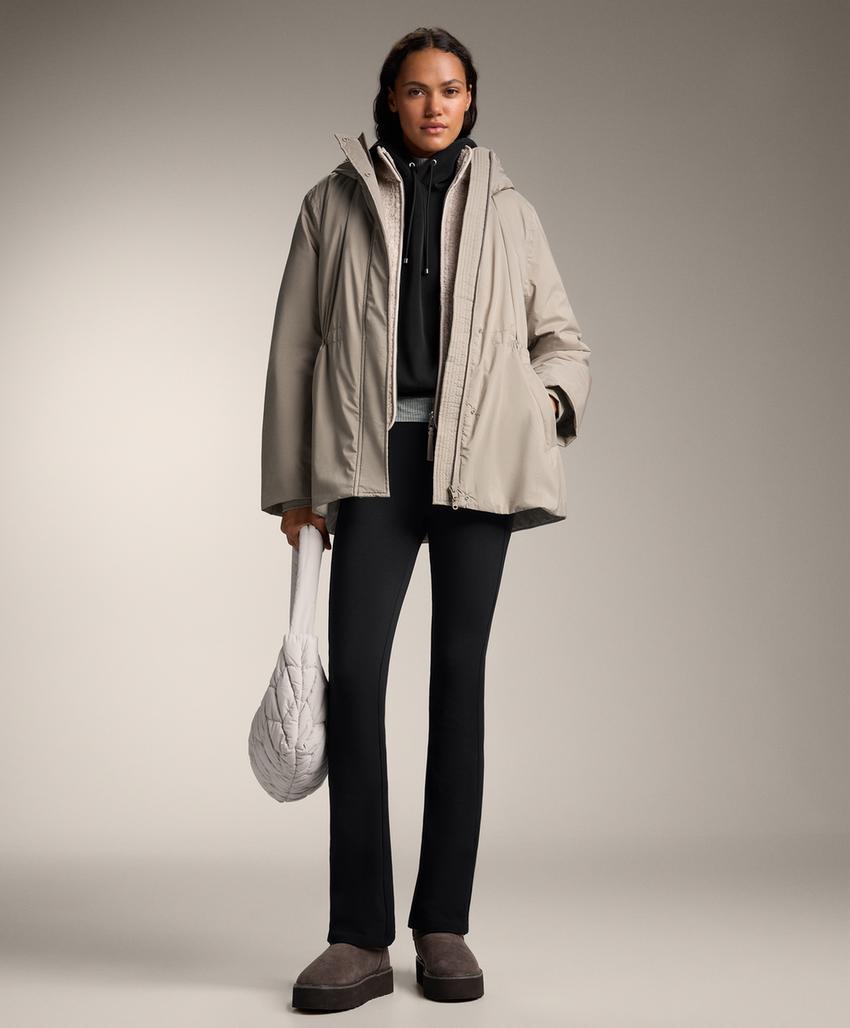 Теплые брюки с высокой посадкой и широкими штанинами и карманами