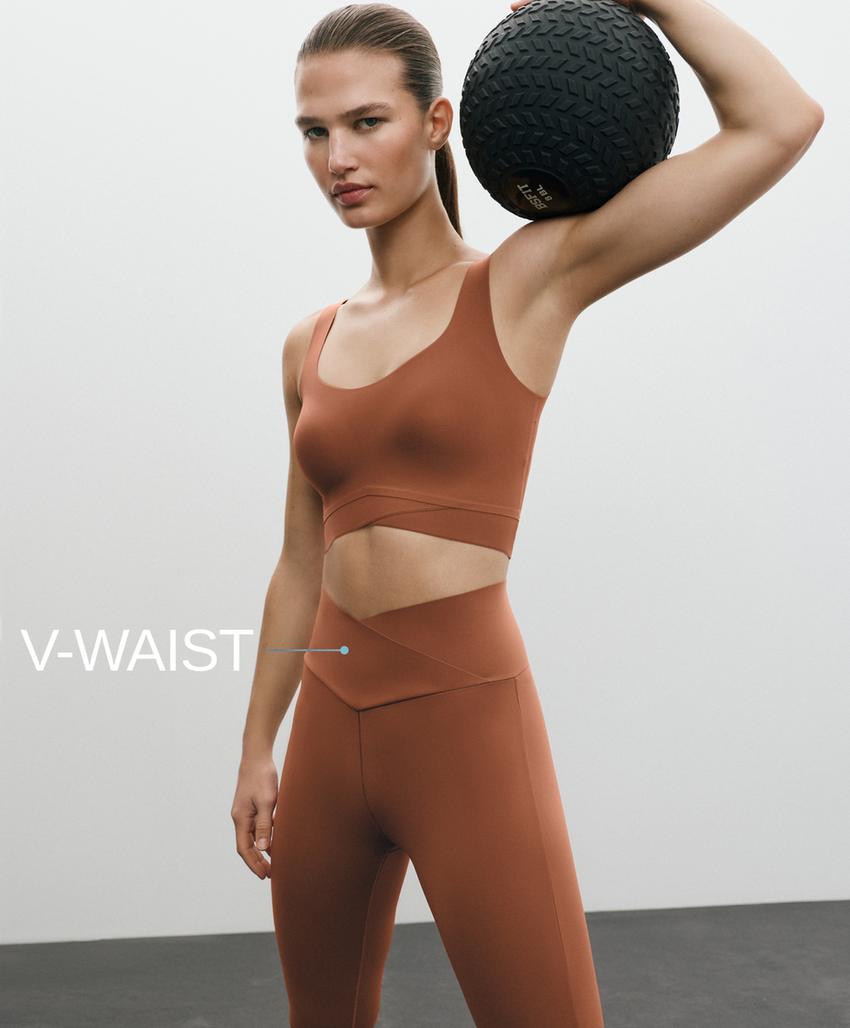 Спортивный бюстгальтер perfect-adapt средней поддержки с чашечками