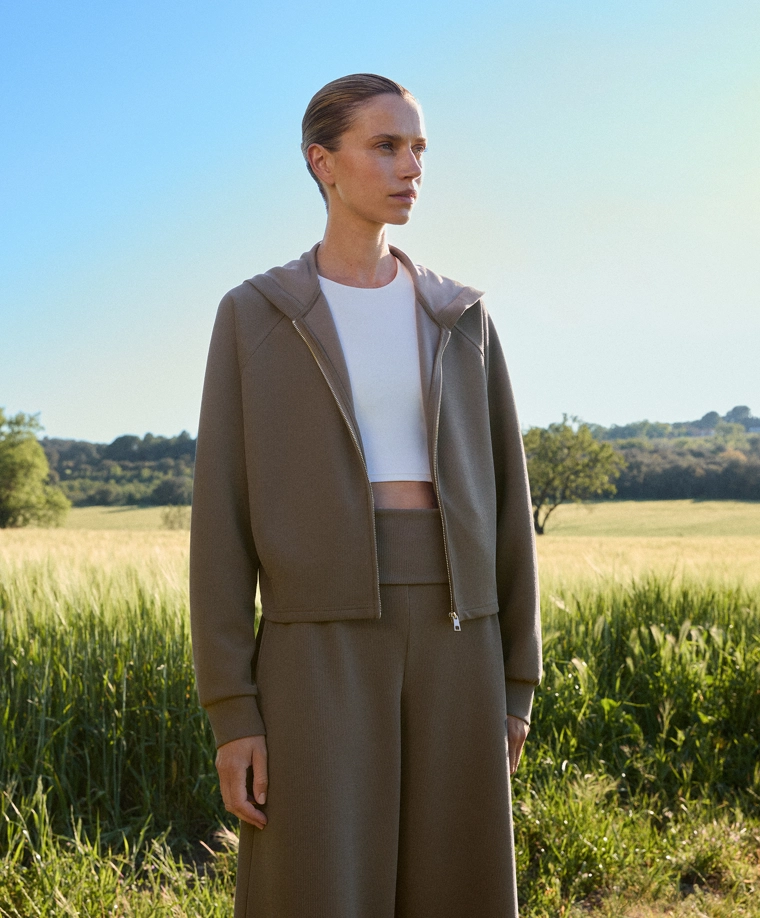 Джакет с капюшоном рубчатый с 29% модала