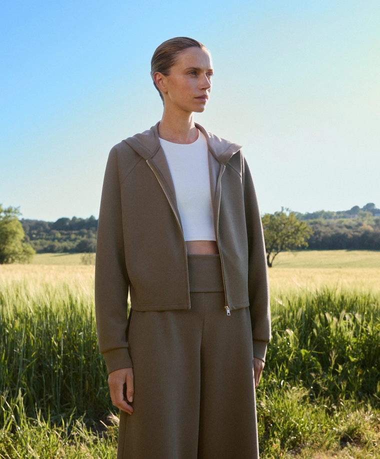 Джакет с капюшоном рубчатый с 29% модала