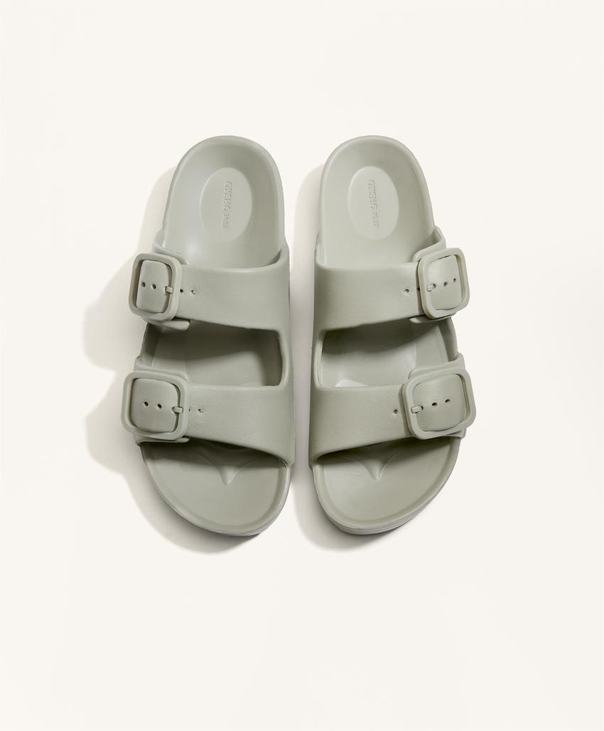 Сандалии на пряжке