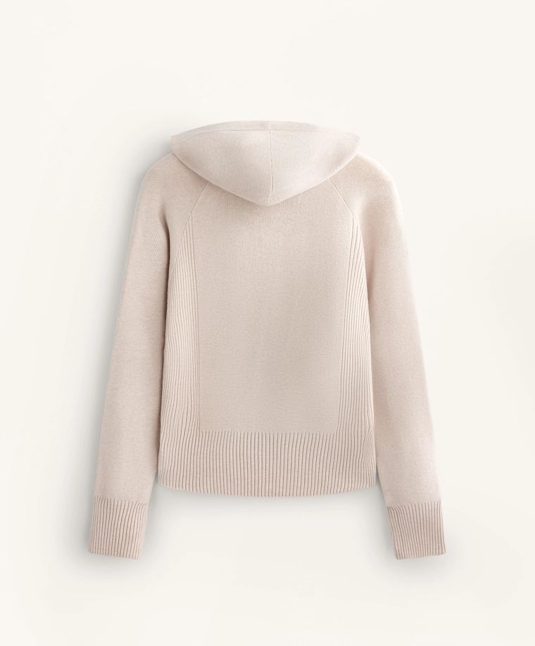 Трикотажный свитер с капюшоном на завязке и зауженной талией