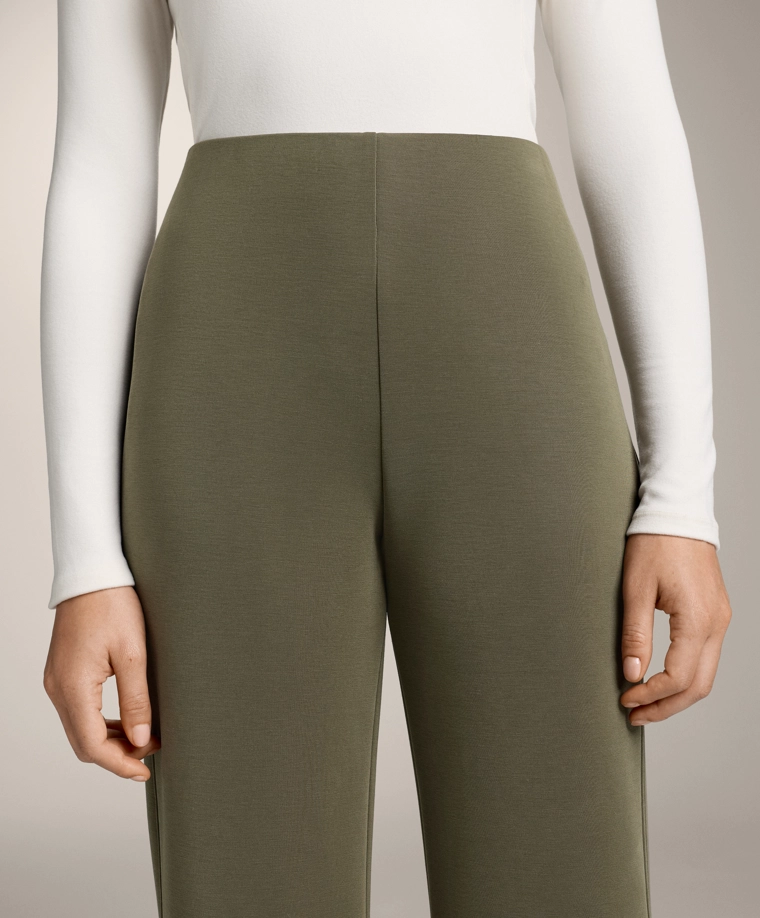 Супер высокие брюки расклешенные книзу с мягким пухом