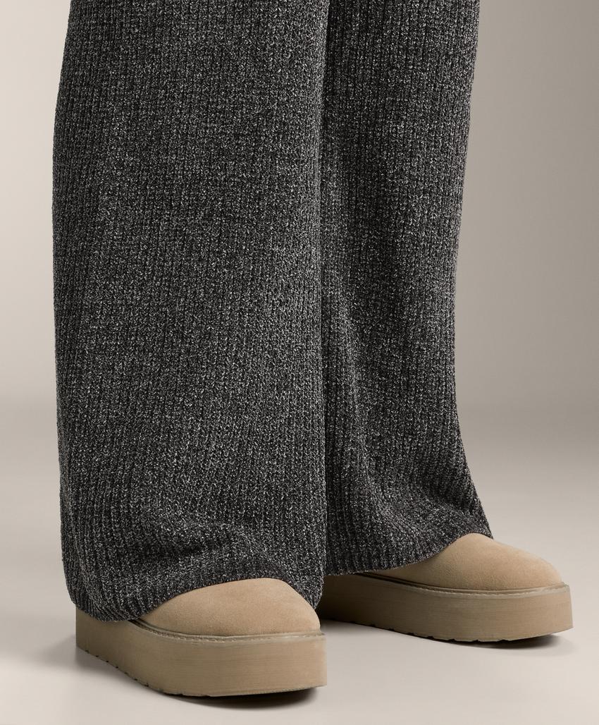 Зауженные брюки с кабельным узором