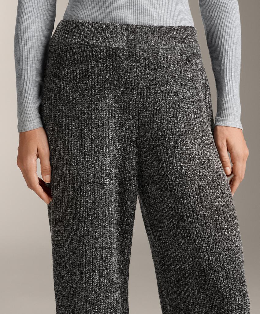 Зауженные брюки с кабельным узором