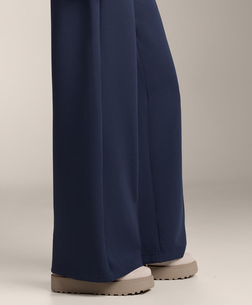 Прямые брюки супер высокой посадки из мягкого модала