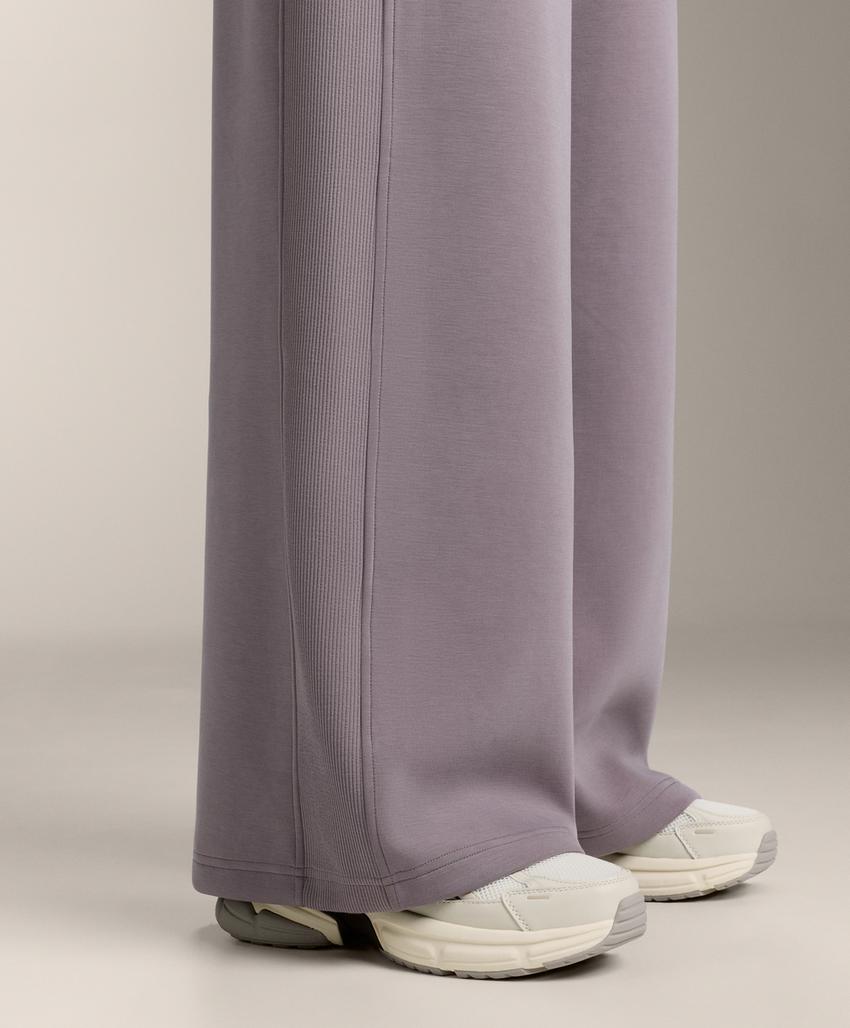 Прямые брюки из рибаны с мягким ощущением модала