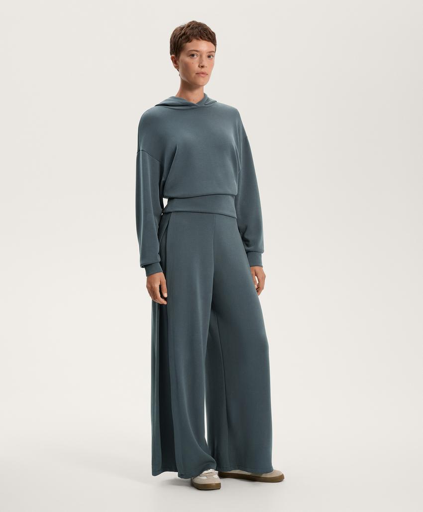 Брюки свободного кроя из мягкого модала с боковыми складками