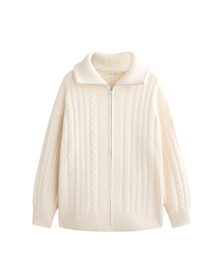 Кардиган с высоким воротником и кабельной вязкой